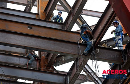 trabajadores de la construccion Trabajadores de la construcción durante una obra