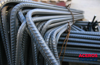 Close up a diversas varillas de acero