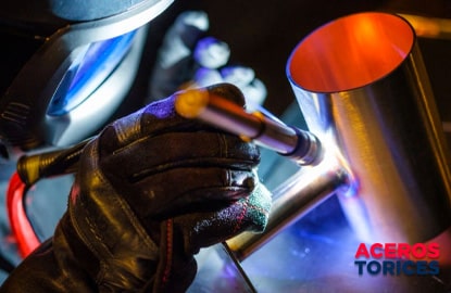 union de tuberia galvanizada con soldadura Unión de tubería galvanizada con soldadura industrial