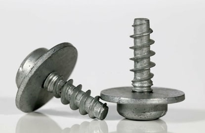 Un par de tornillos autorroscantes