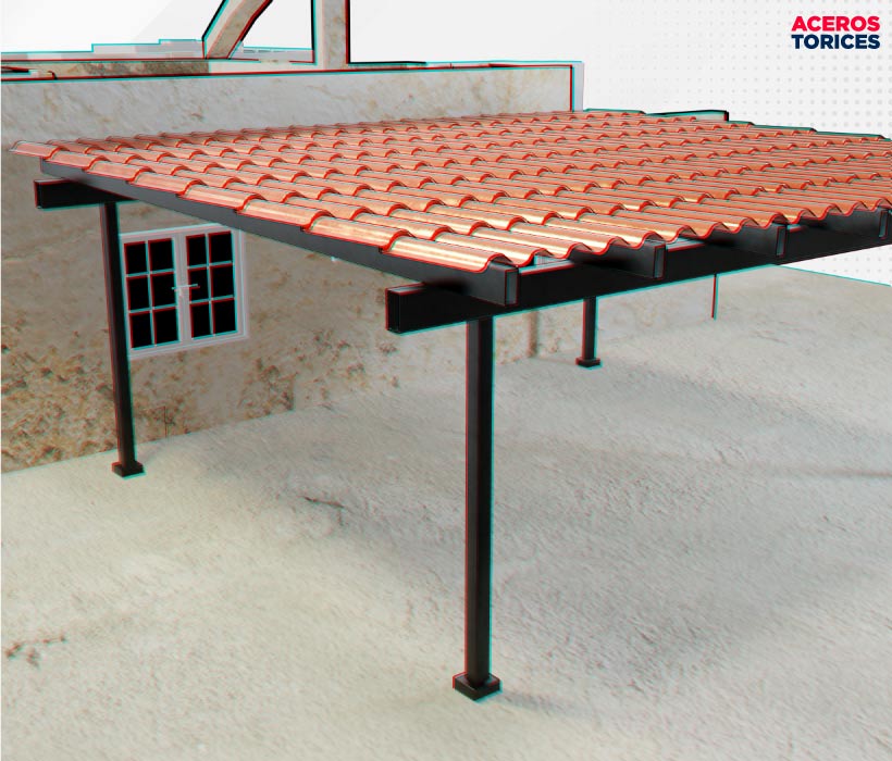 Lámina galvateja instalada en una pérgola