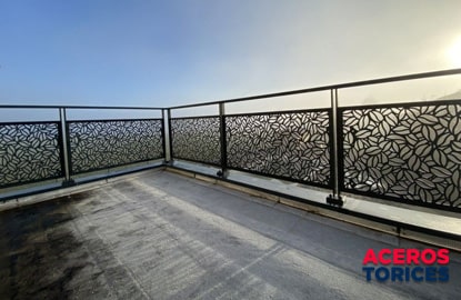 celosias metalicas instaladas en una terraza Celosías metálicas instaladas en una terraza