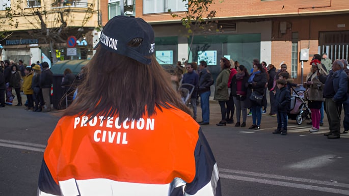 Brigadista de protección civil después de un sismo