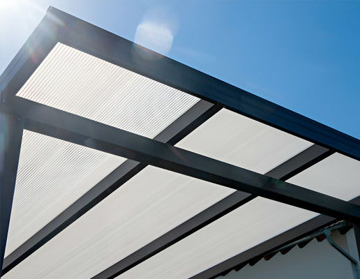 Pergola con lámina de policarbonato